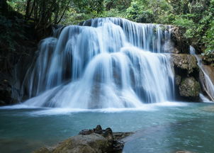 蓝月谷旅游景点介绍(探秘蓝月谷的独特魅力与美景)