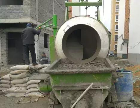 混凝土泵车搅拌机带拖泵产品