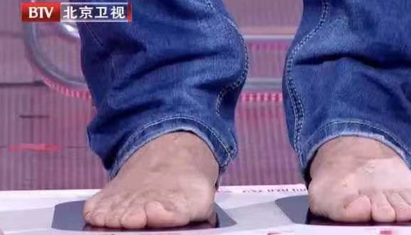 脚臭原因大揭秘：为什么天天洗脚换袜子，还是有酸臭味？