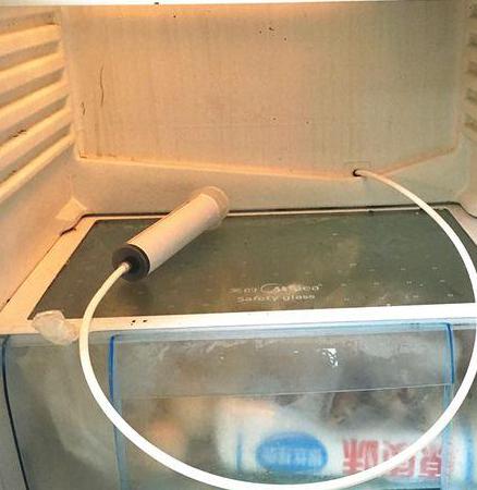 冰箱冷藏后壁有水珠