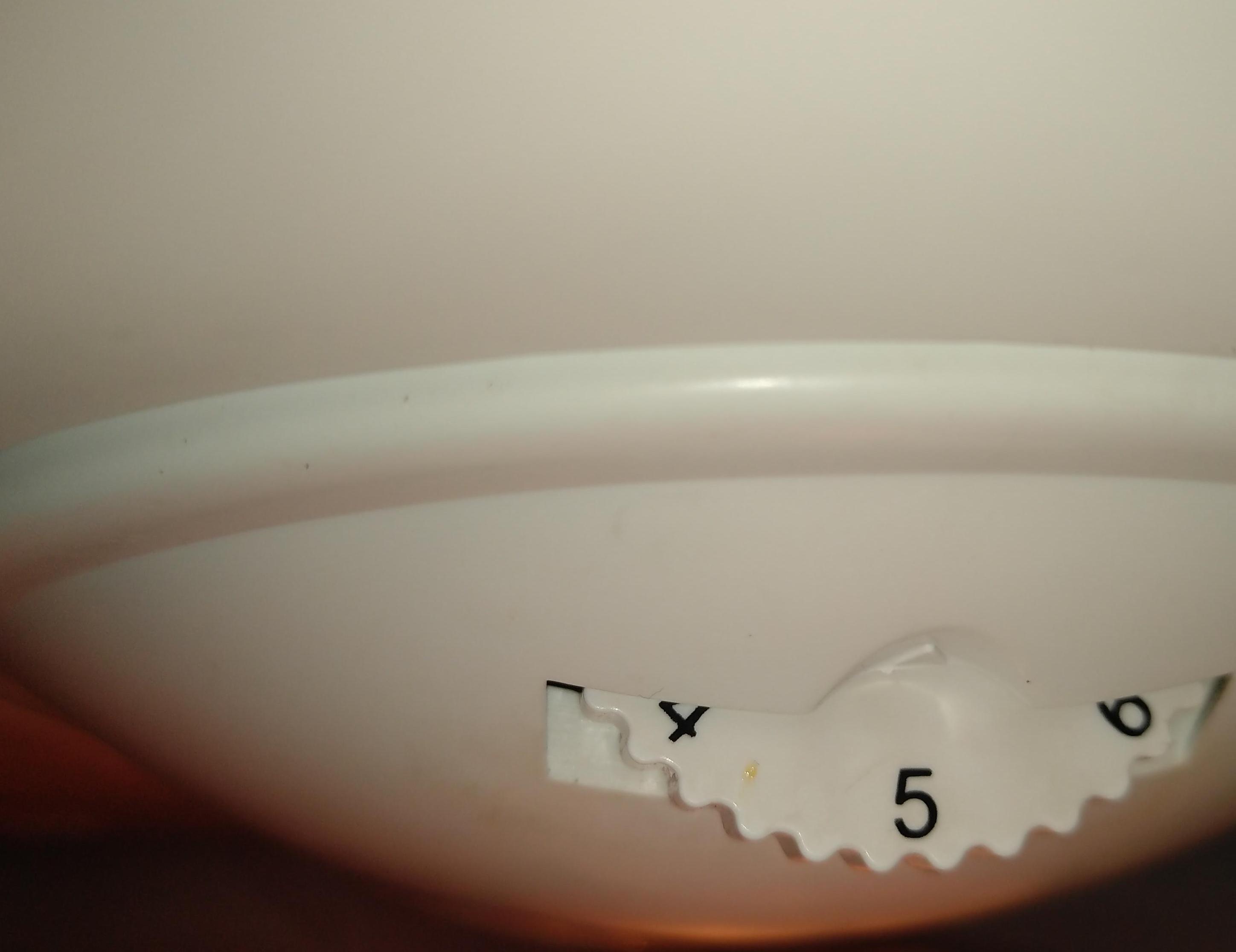 冰箱冷藏后壁有水珠