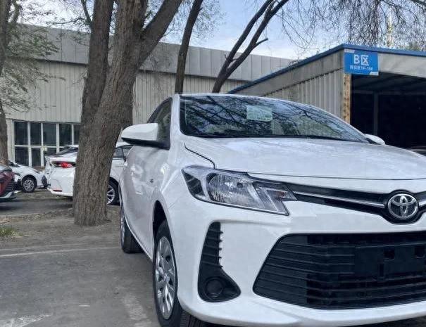 大众桑塔纳1.6自动挡车，6万多丰田威驰，公认省油耐用，对比桑塔纳该怎么选？