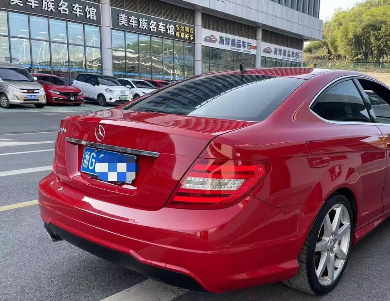 奔驰c180保养，旗下的车型各具特色，而2011款奔驰C180更是备受关注